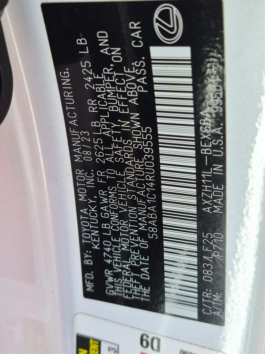 Certified Used 2024 Ultra White Lexus ES 300h F SPORT Handling image 25
