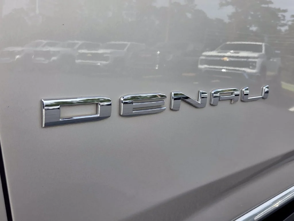 Used 2022 PEARL BEIGE METALLIC GMC Denali image 21