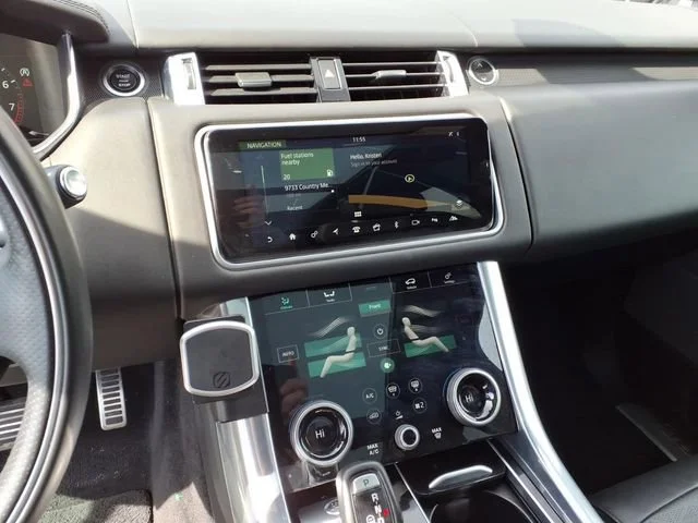 Used 2018  Land Rover HSE Dynamic image 8