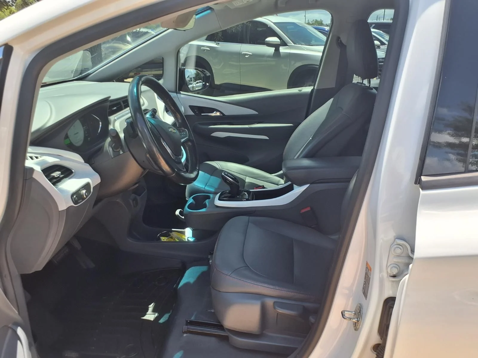 Used 2020 White Chevrolet Premier image 13