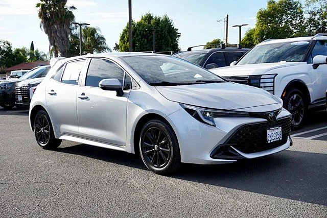 2025 Toyota Corolla Hatchback SE