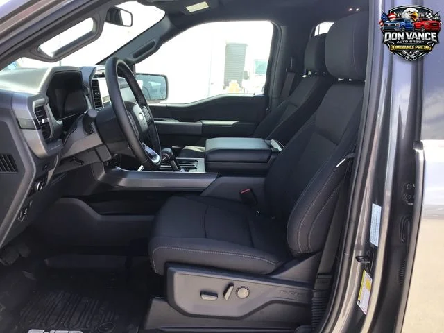 New 2026 Carbonized Gray Metallic Ford XLT image 17
