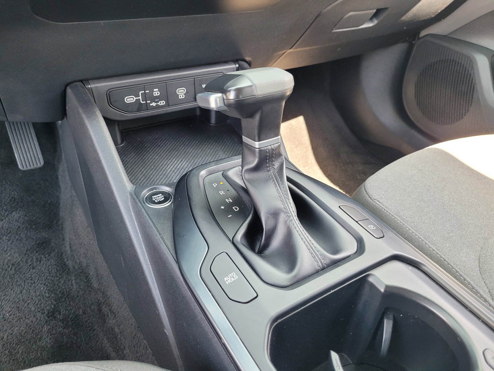 2025 Kia K4 LXS - Photo 20