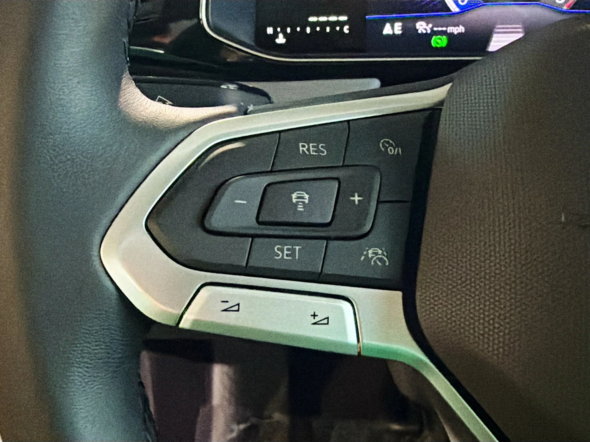 New 2026 White Pearl Volkswagen SE image 35