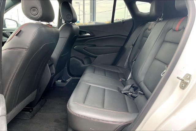 Used 2025 White Chevrolet 2RS image 5