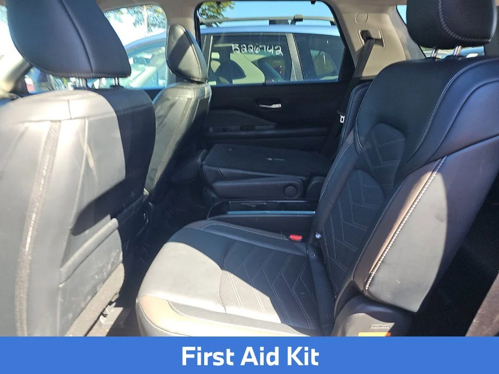 Used 2023 Blue Nissan Platinum image 26