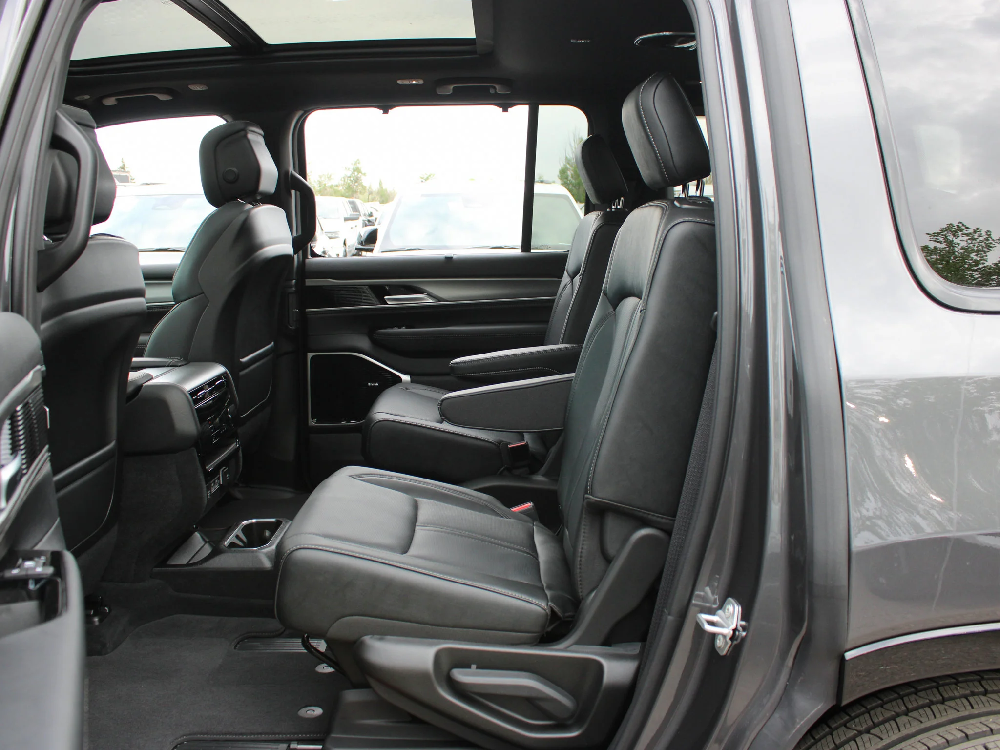 New 2026 Grey Jeep Limited Reserve* image 12