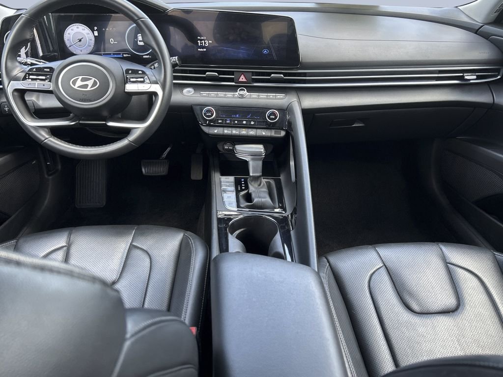 2024 Hyundai Elantra Limited - Photo 12