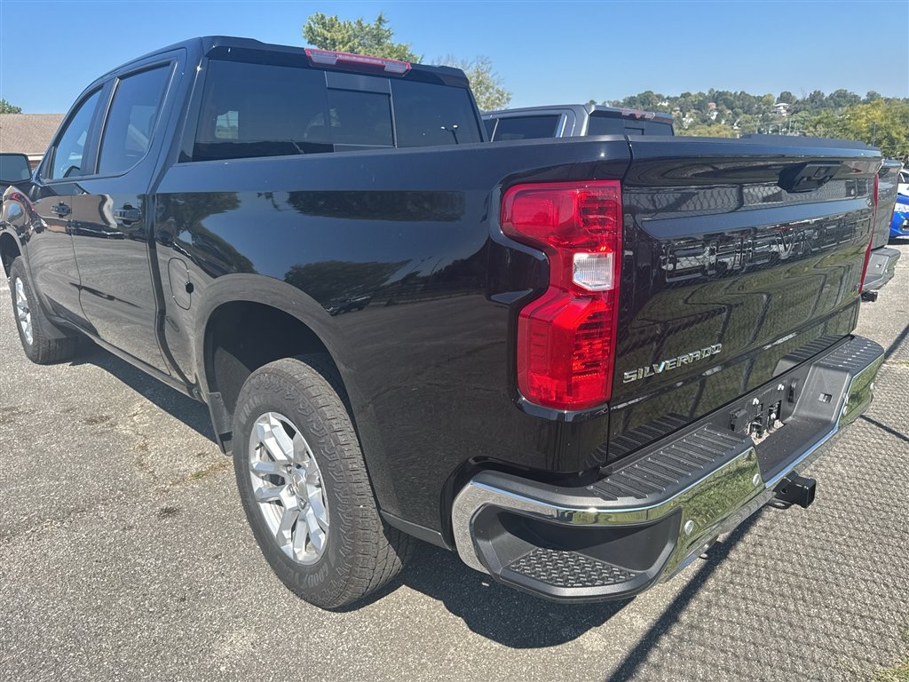Used 2025 Black Chevrolet LT image 6