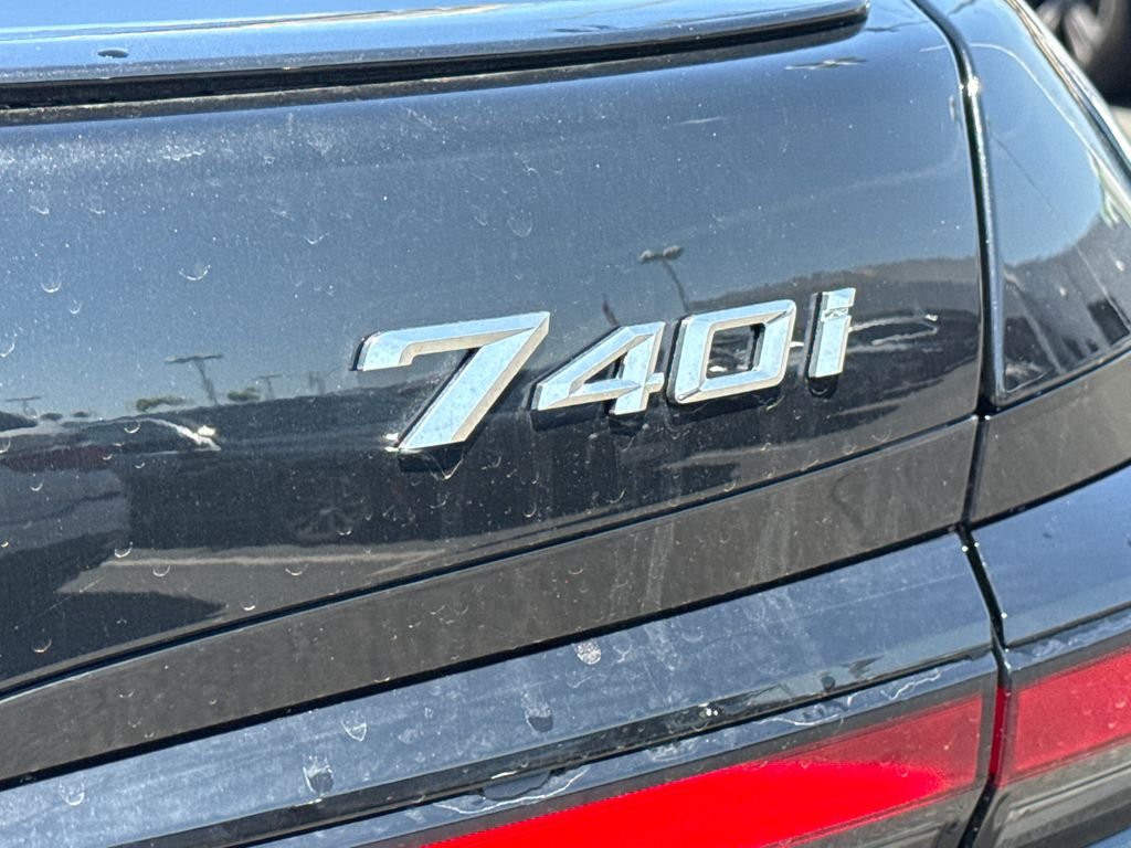 New 2026 Black Sapphire Metallic BMW 740i image 11