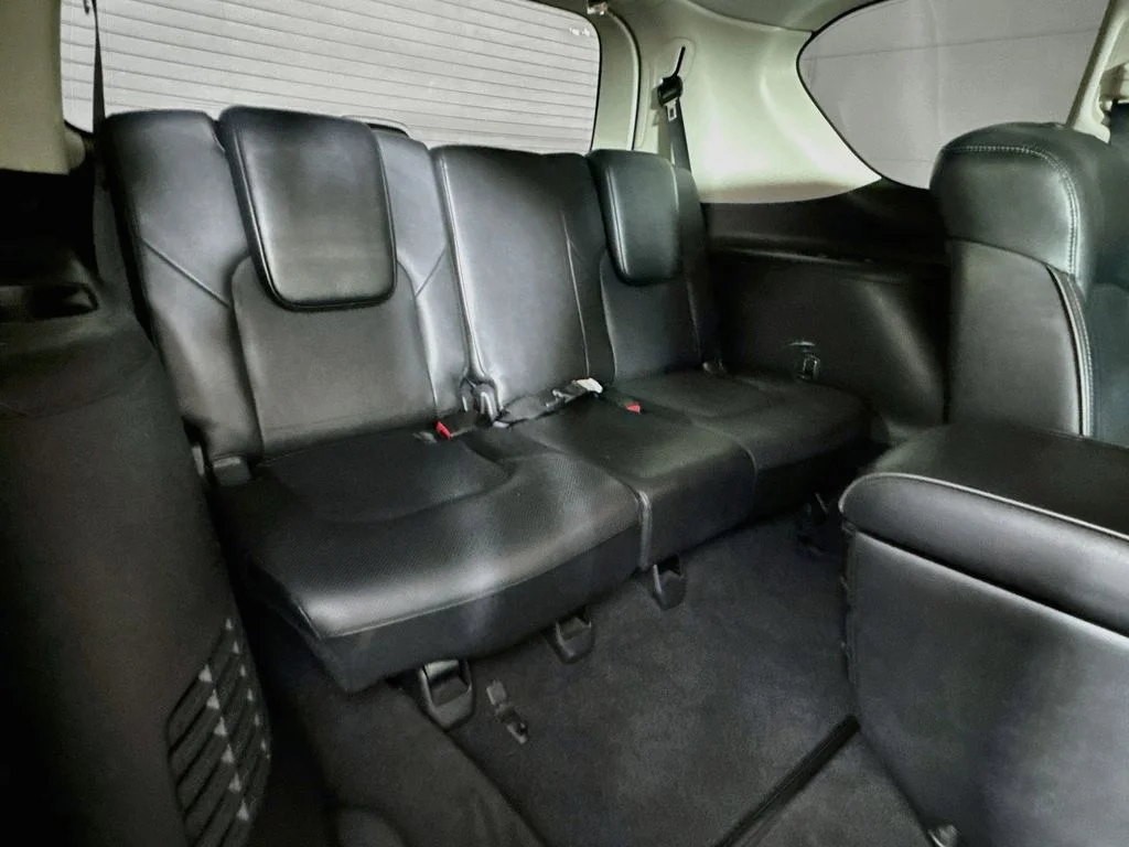 Used 2018 White INFINITI  image 36