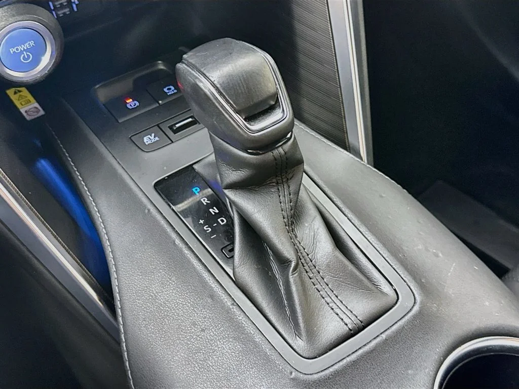 Used 2022 White Toyota Limited image 20