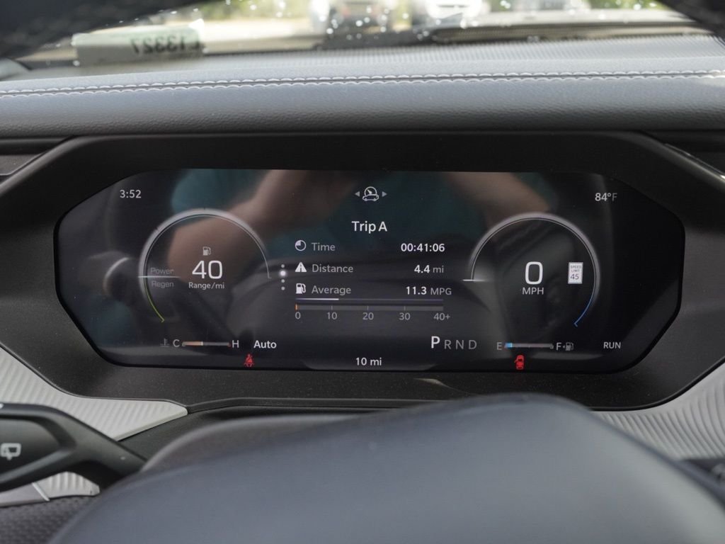 New 2026 Diamond Black Crystal Pearl-Coat Exterior Paint Jeep Limited image 12