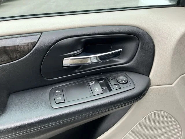 2017 Dodge Grand Caravan SE - Photo 17
