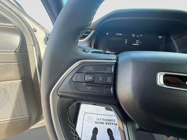Used 2025 Silver Jeep Laredo image 30