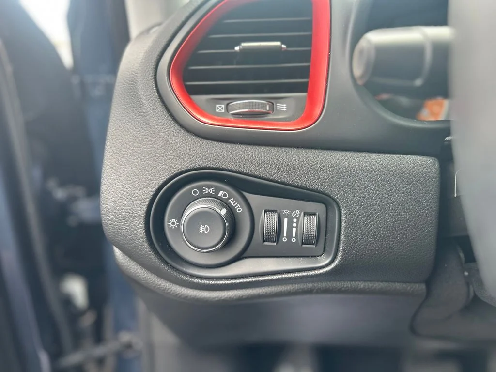 Used 2021 Blue Jeep Trailhawk image 26