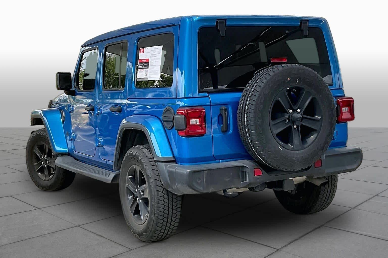 Used 2022 Hydro Blue Pearlcoat Jeep Unlimited Sahara Altitude image 11