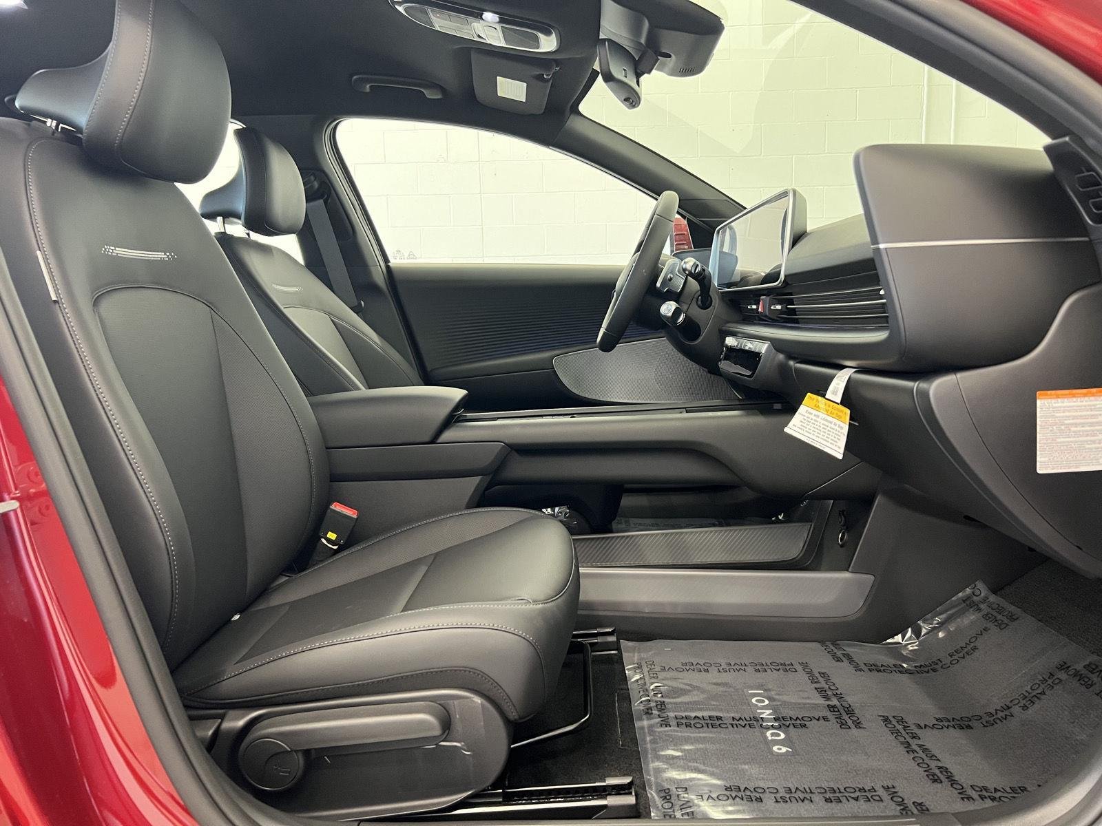 Used 2025 Ultimate Red Hyundai SEL image 27