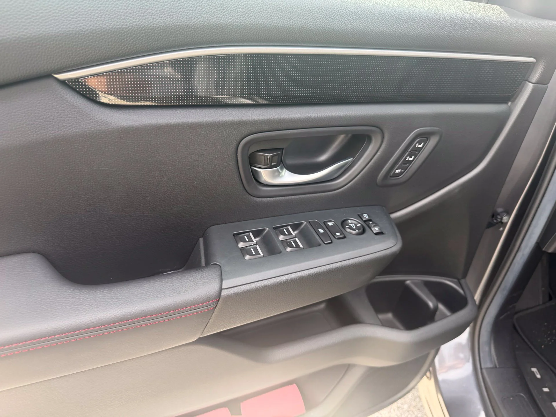 Certified Used 2025 Modern Steel Metallic Honda Black Edition image 16