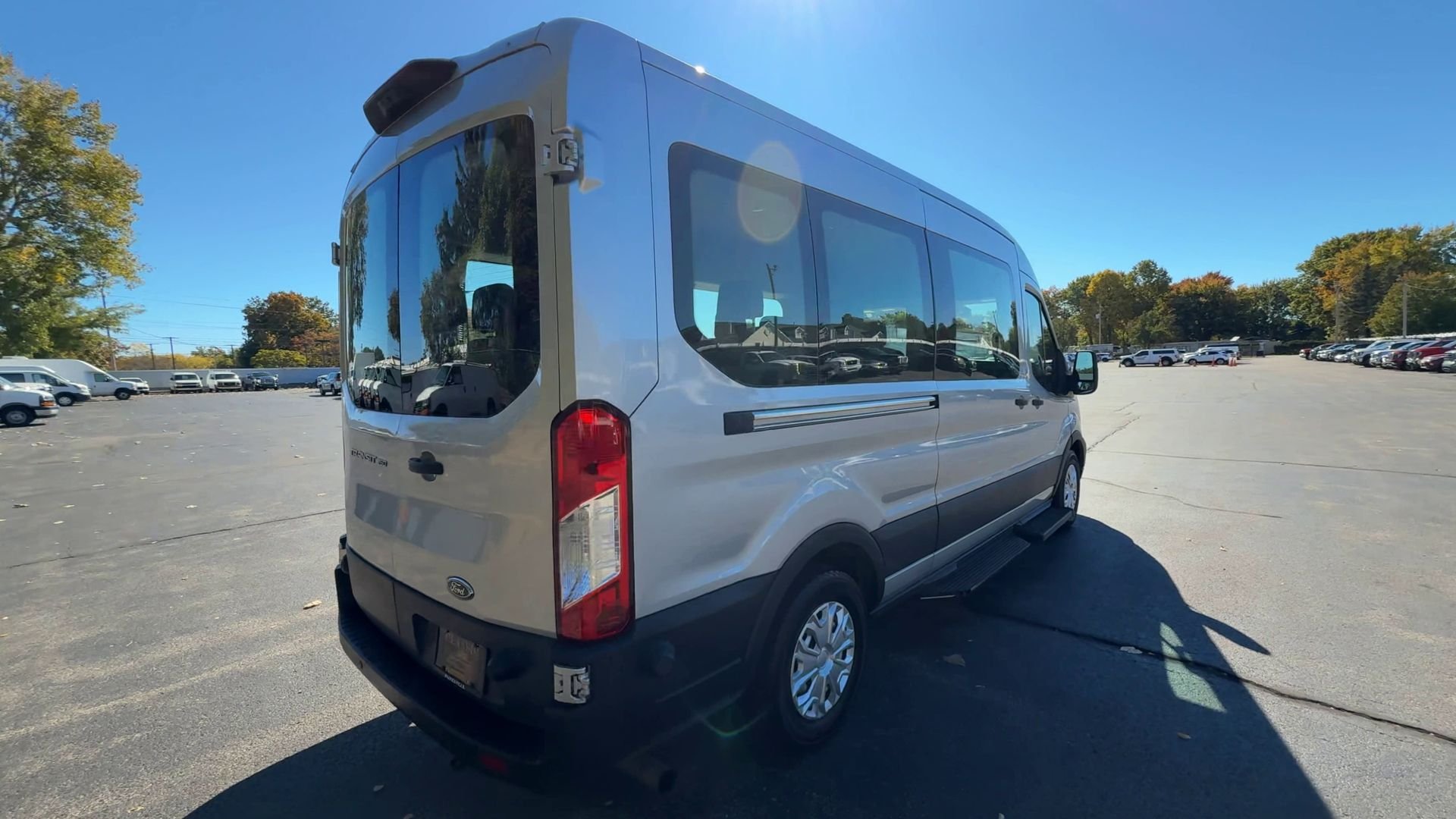2020 Ford Transit Passenger Van XL - Photo 8