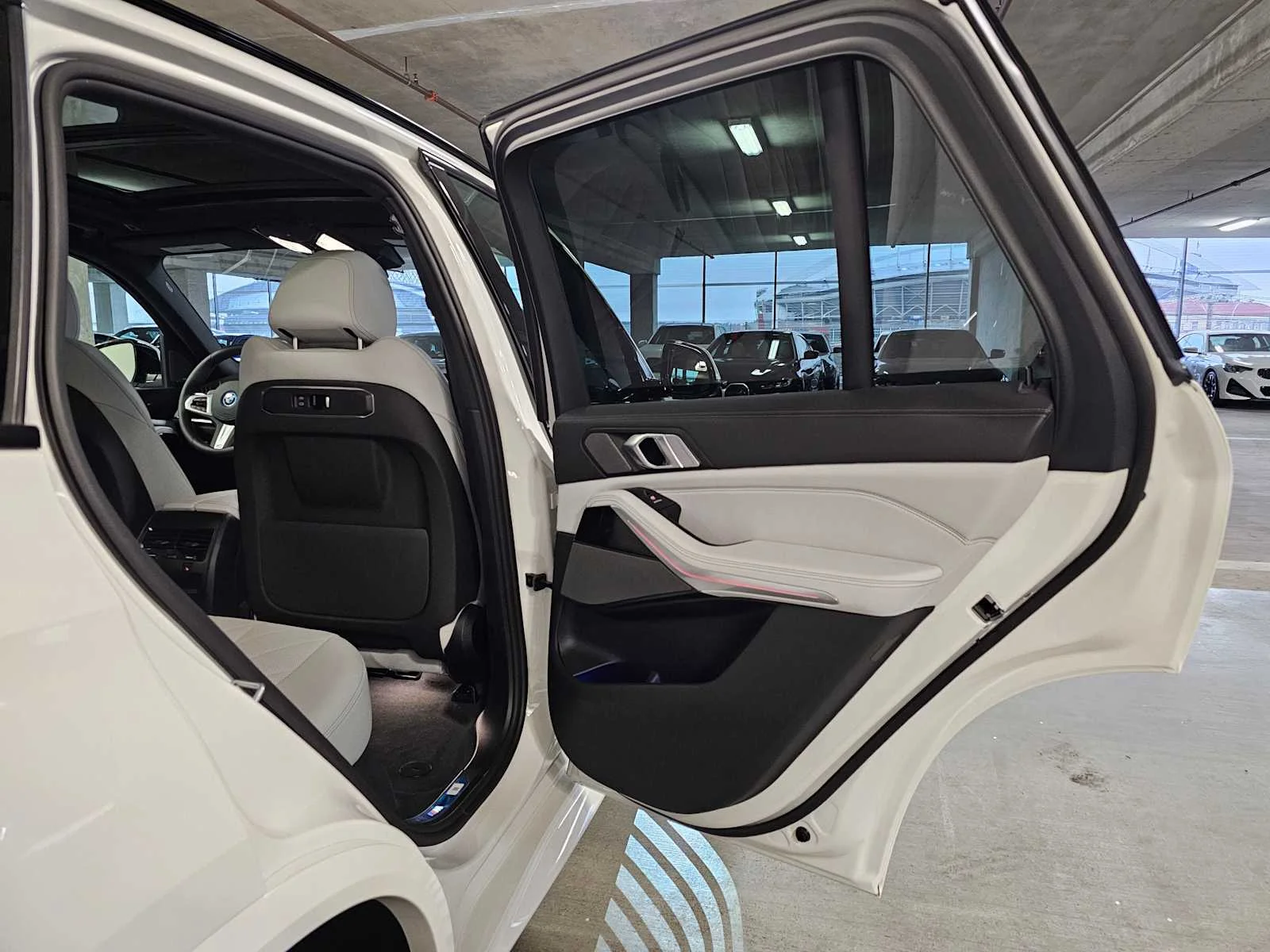 New 2026 Alpine White BMW xDrive50e image 28