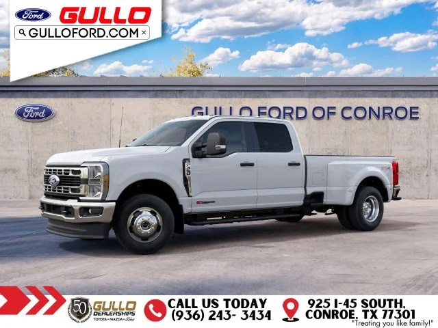 New 2027 Oxford White Ford XLT image 1