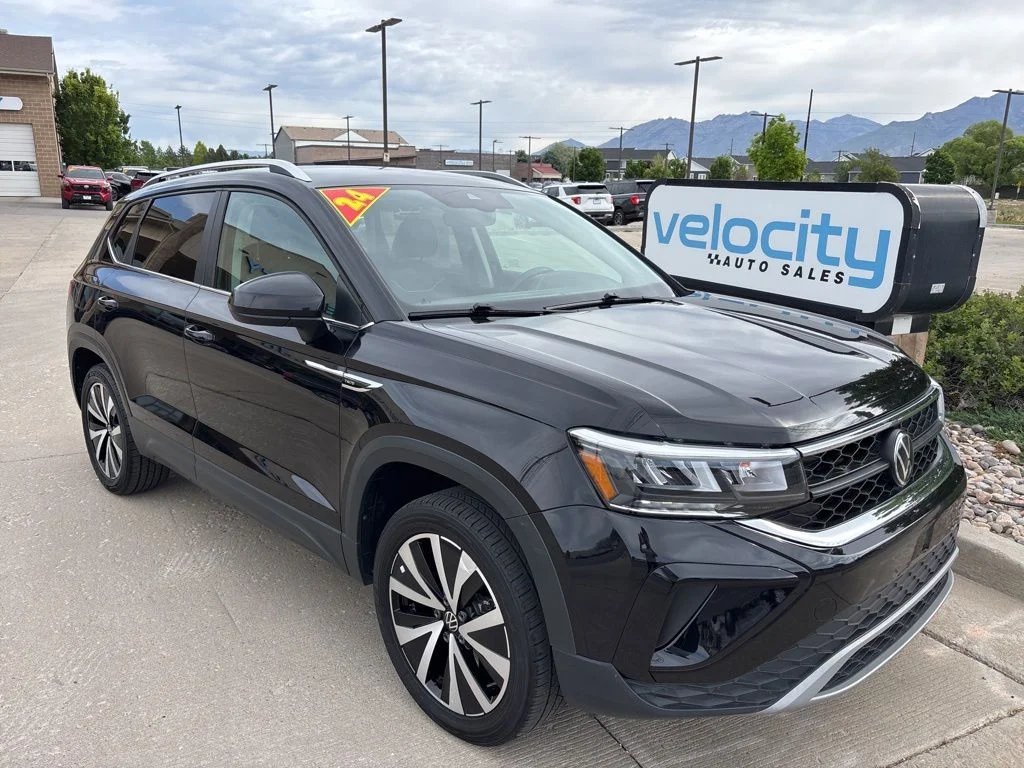 2024 Volkswagen Taos 1.5T SE's photo
