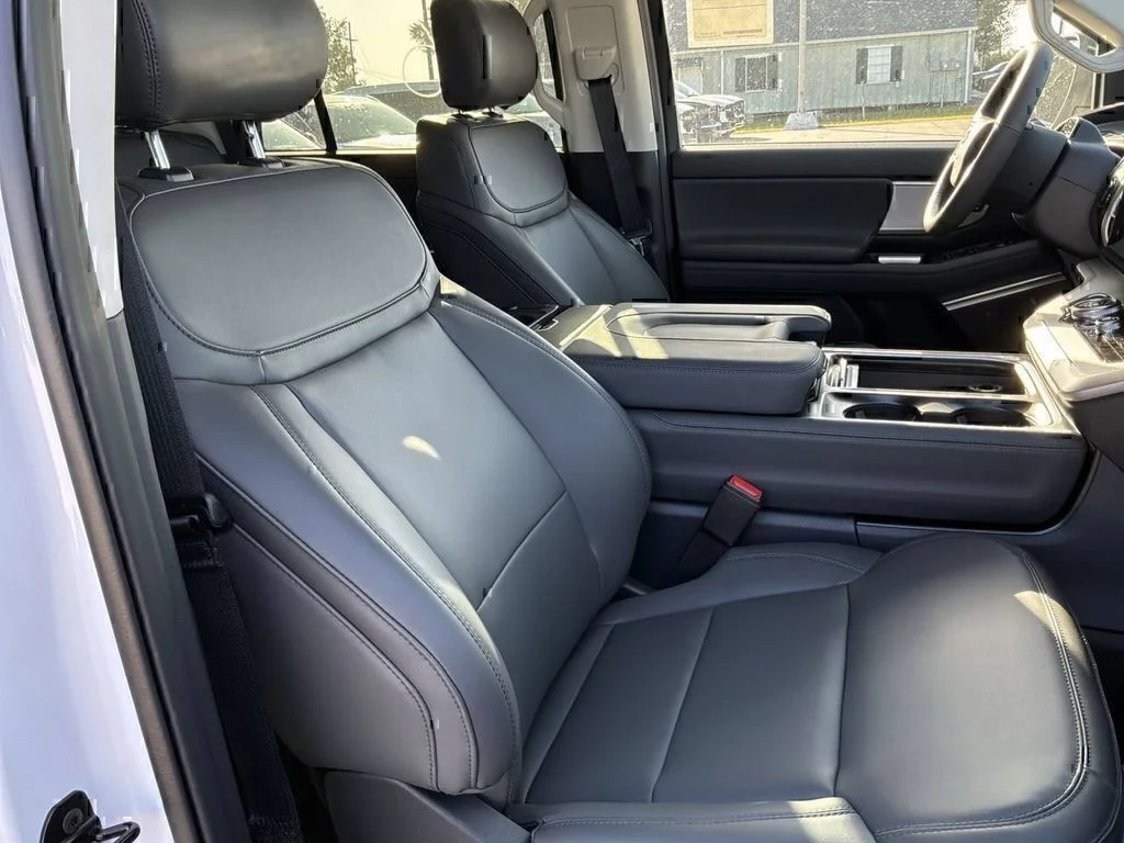 New 2026 Oxford White Ford Active image 21