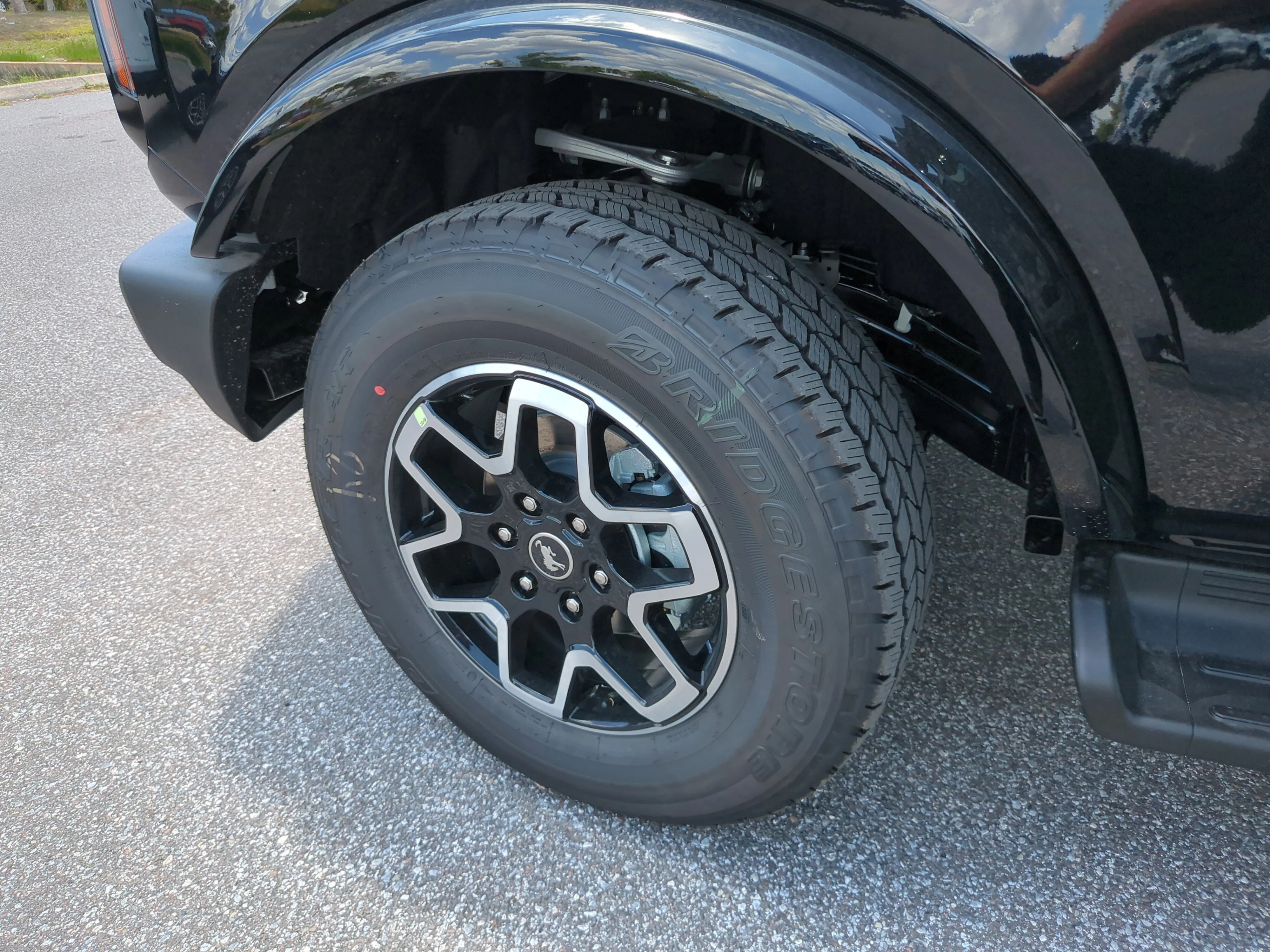 New 2026 Shadow Black Ford Outer Banks image 32