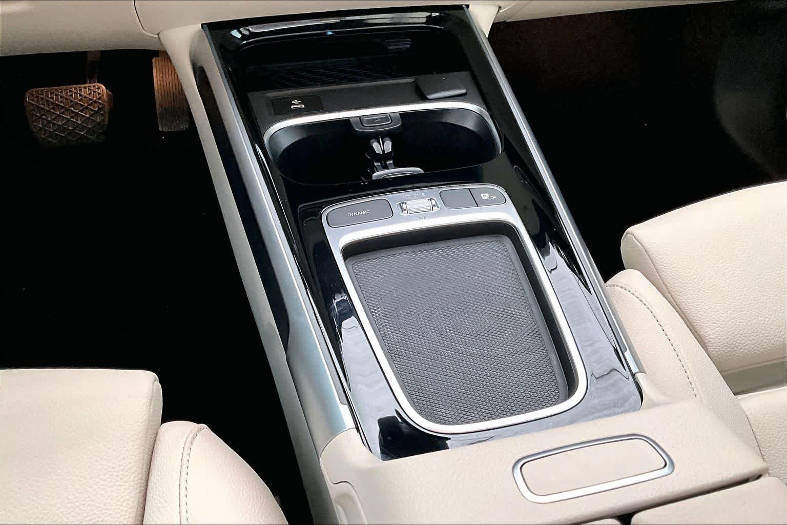 Certified Used 2025 Polar White Mercedes-Benz GLB 250 image 17