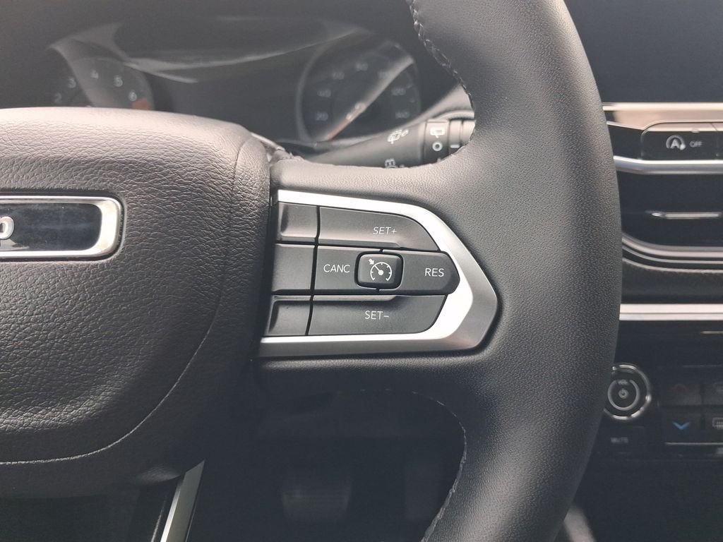 Used 2025 Silver Jeep Latitude image 21