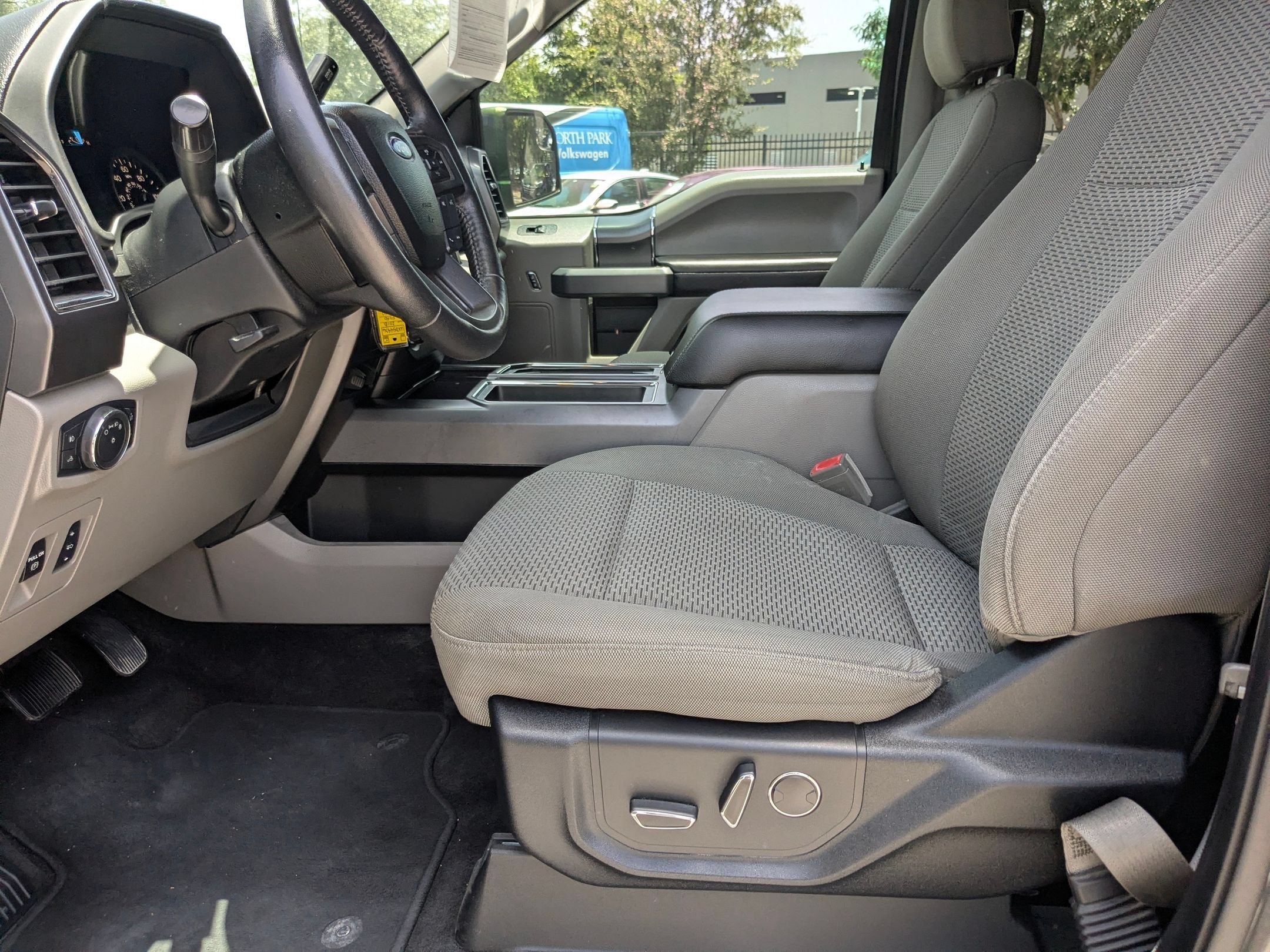 Used 2018 Magnetic Ford XLT image 9