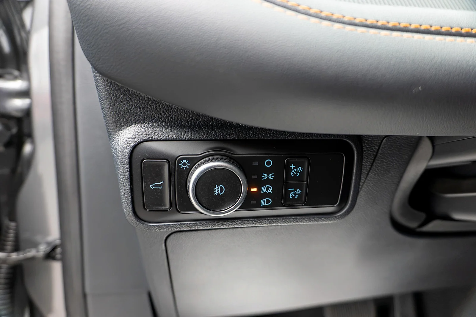 New 2027 Carbonized Gray Metallic Ford Tremor® image 15