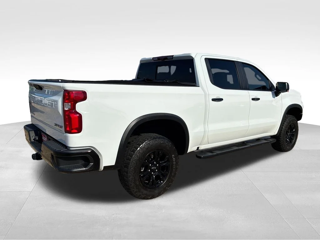 Used 2023 White Chevrolet ZR2 image 5