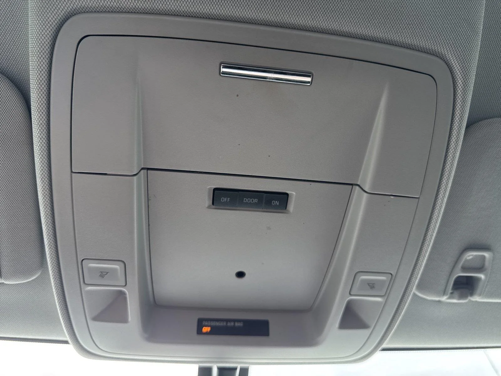 Used 2018 SUMMIT WHITE Chevrolet LT image 28