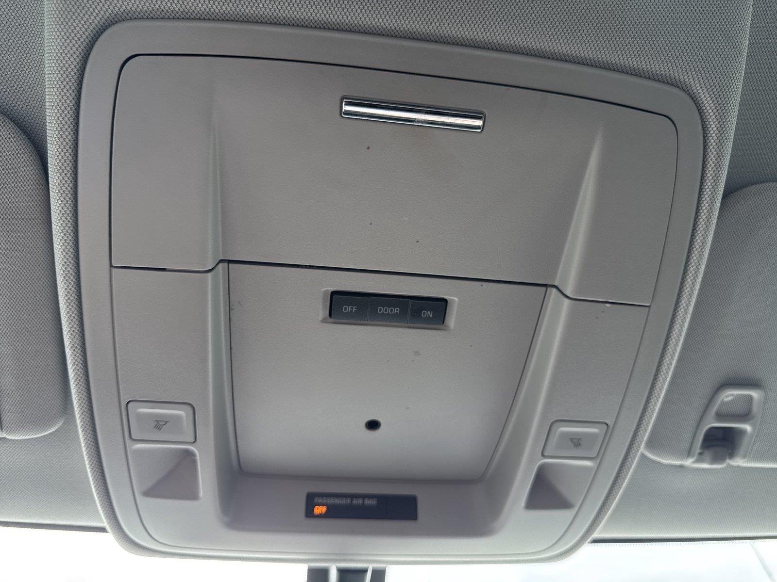 Used 2018 SUMMIT WHITE Chevrolet LT image 28