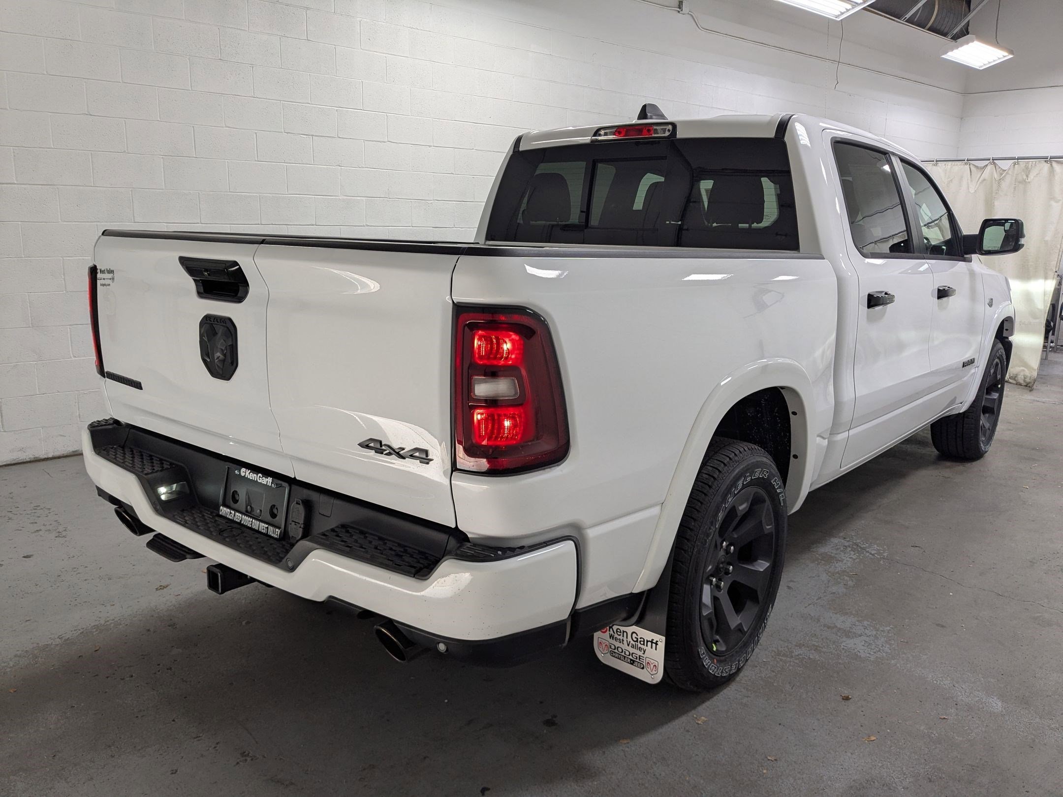 New 2026 Bright White Clear-Coat Exterior Paint RAM Big Horn image 4