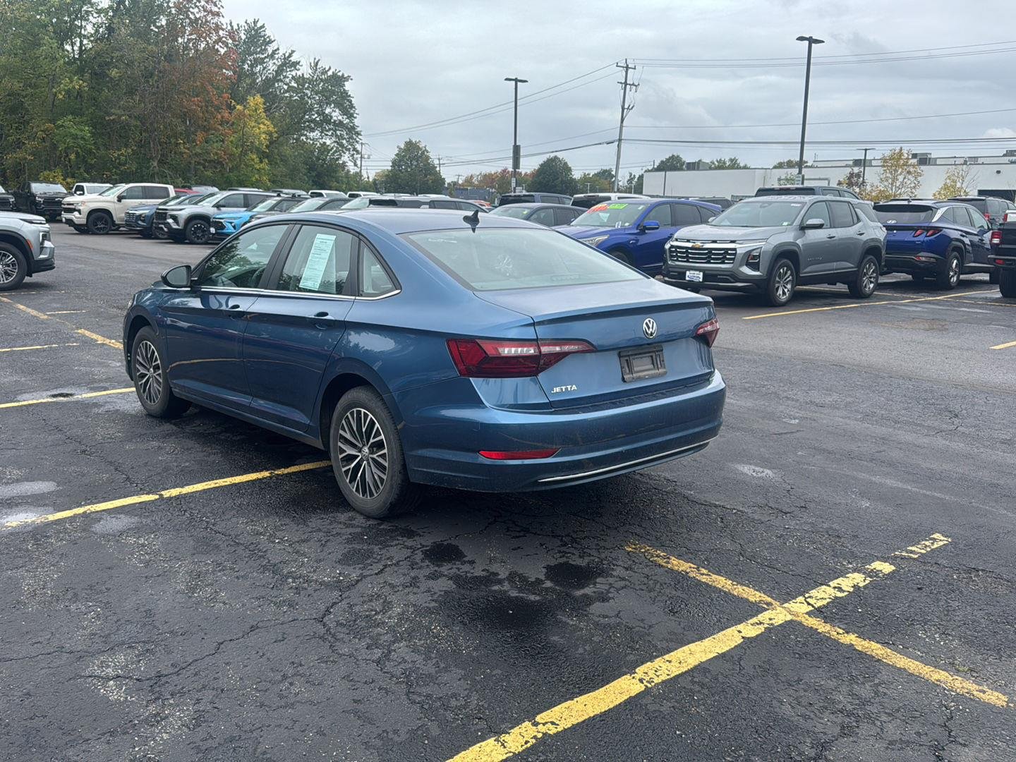 Used 2020 Blue Silk Metallic Volkswagen SE image 7