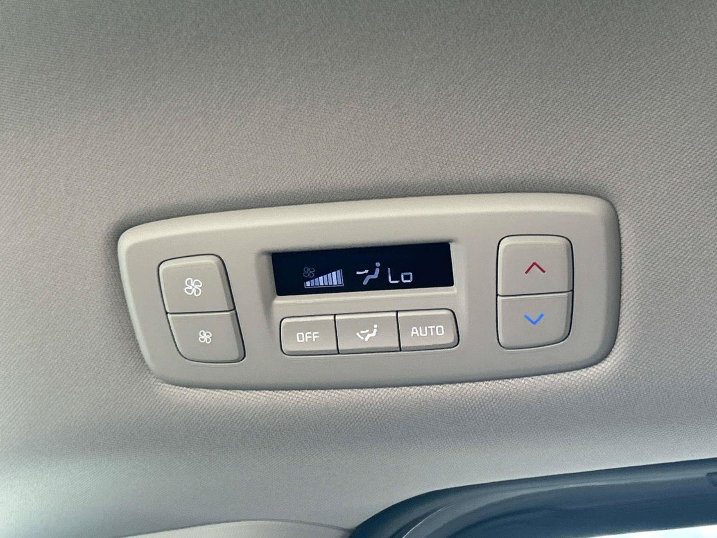New 2027 Ceramic Silver Kia LX image 15