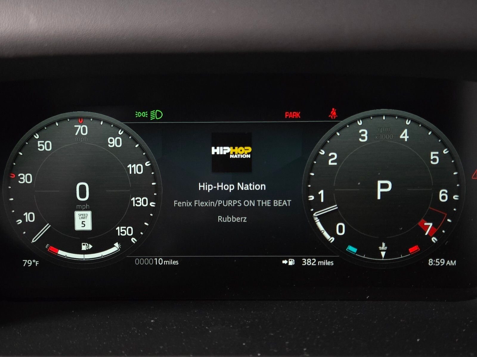 New 2026 Carpathian Grey Land Rover X-Dynamic SE image 32
