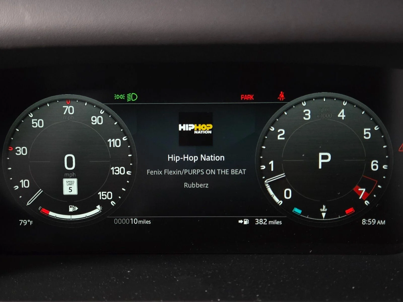 New 2026 Carpathian Grey Land Rover X-Dynamic SE image 32