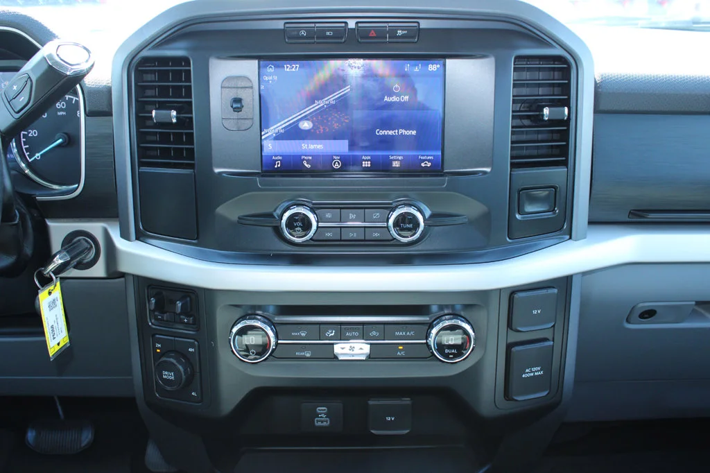 Used 2021 Oxford White Ford XLT image 25