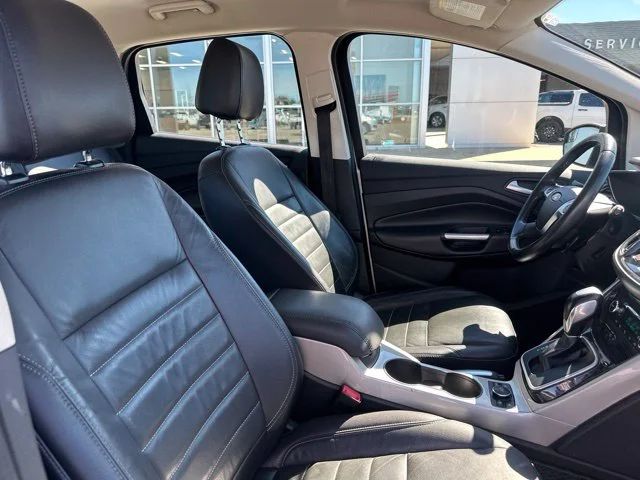 Used 2016 Ingot Silver Ford SEL image 9