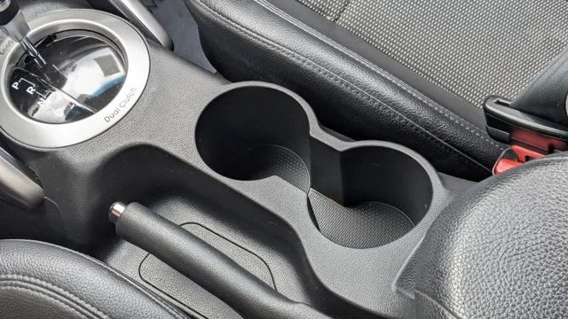 2015 Hyundai Veloster Base - Photo 22
