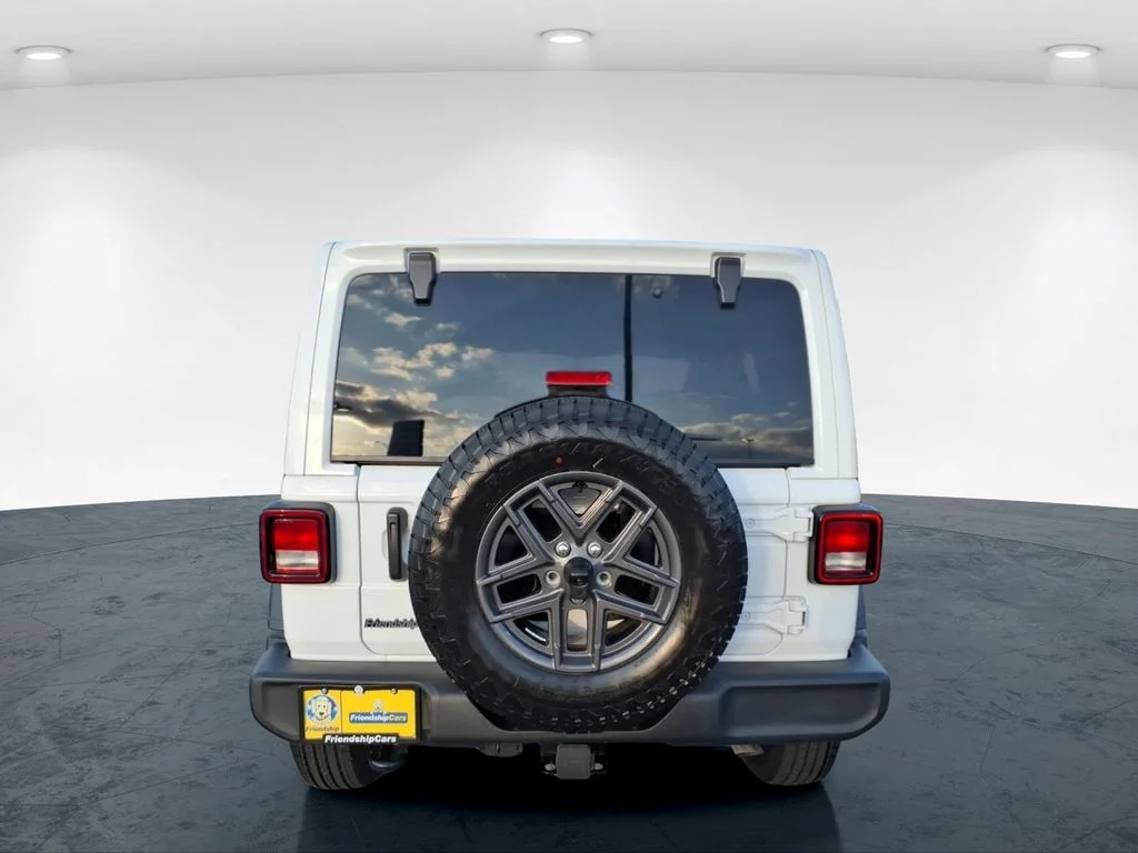 Used 2025 White Jeep Sport S image 10