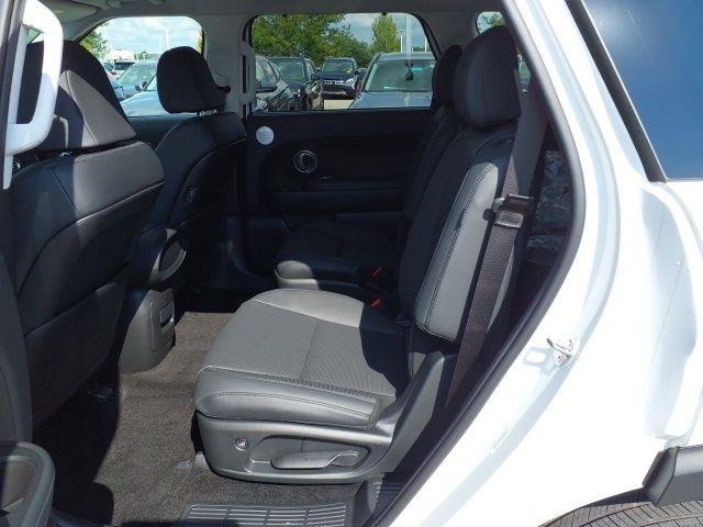 New 2027 White Pearl Hyundai SEL image 10