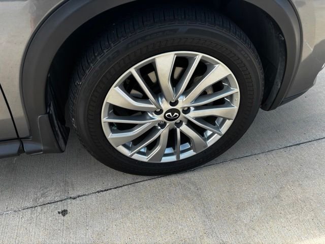Used 2024 Gray INFINITI PURE image 14