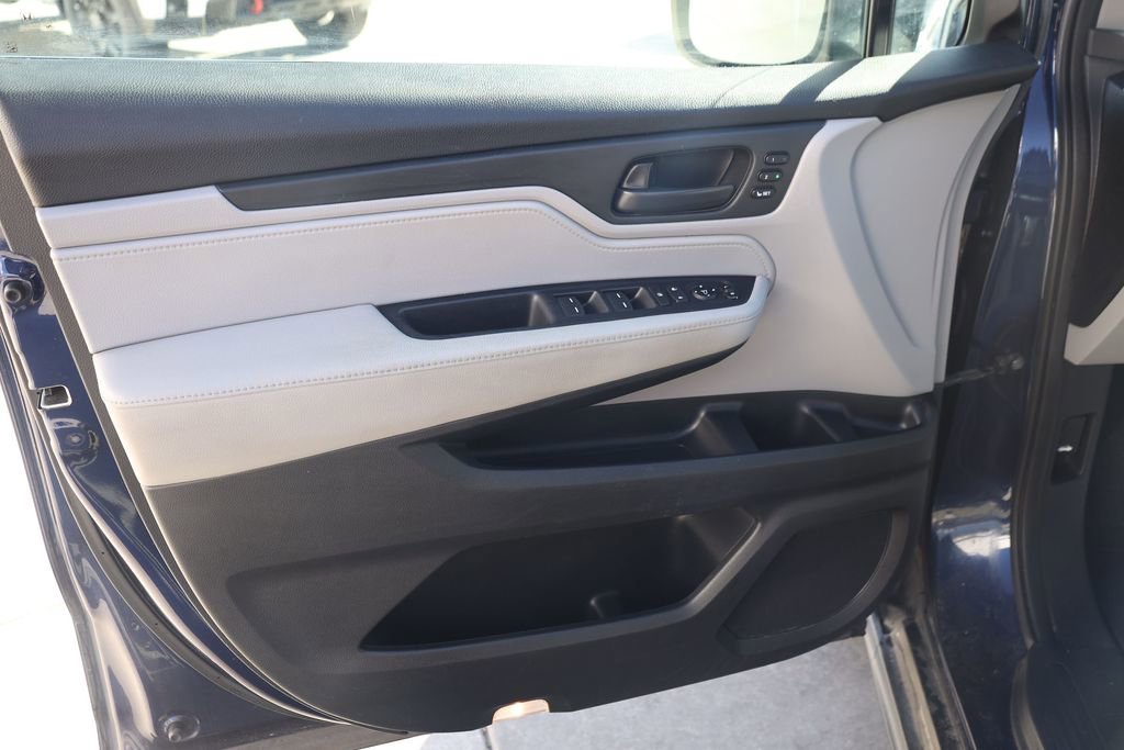 Used 2019 Obsidian Blue Pearl Honda EX-L image 10