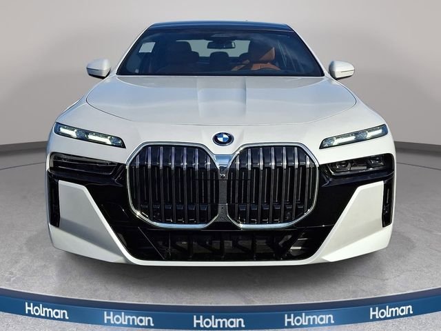 2026 BMW 7 Series 750e - Photo 2
