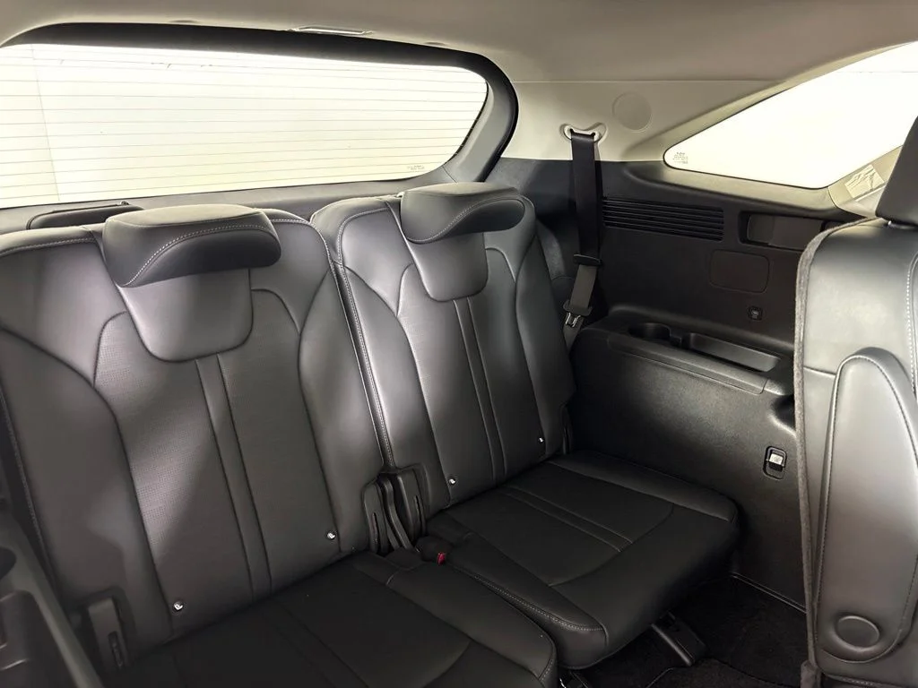 New 2026 Snow White Pearl Kia EX image 22
